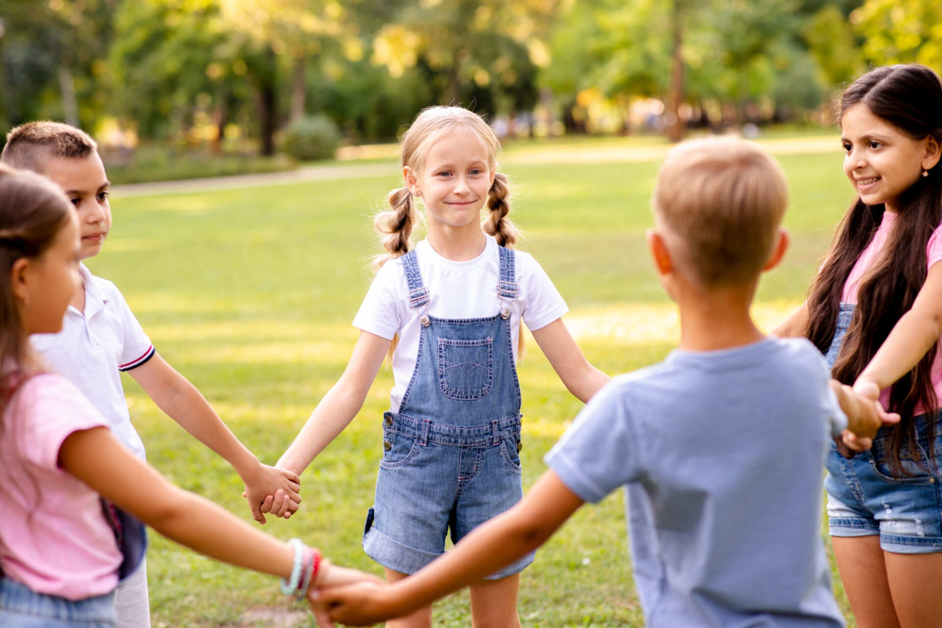 24 Fun Team-Building Activities for Kids for Every Setting