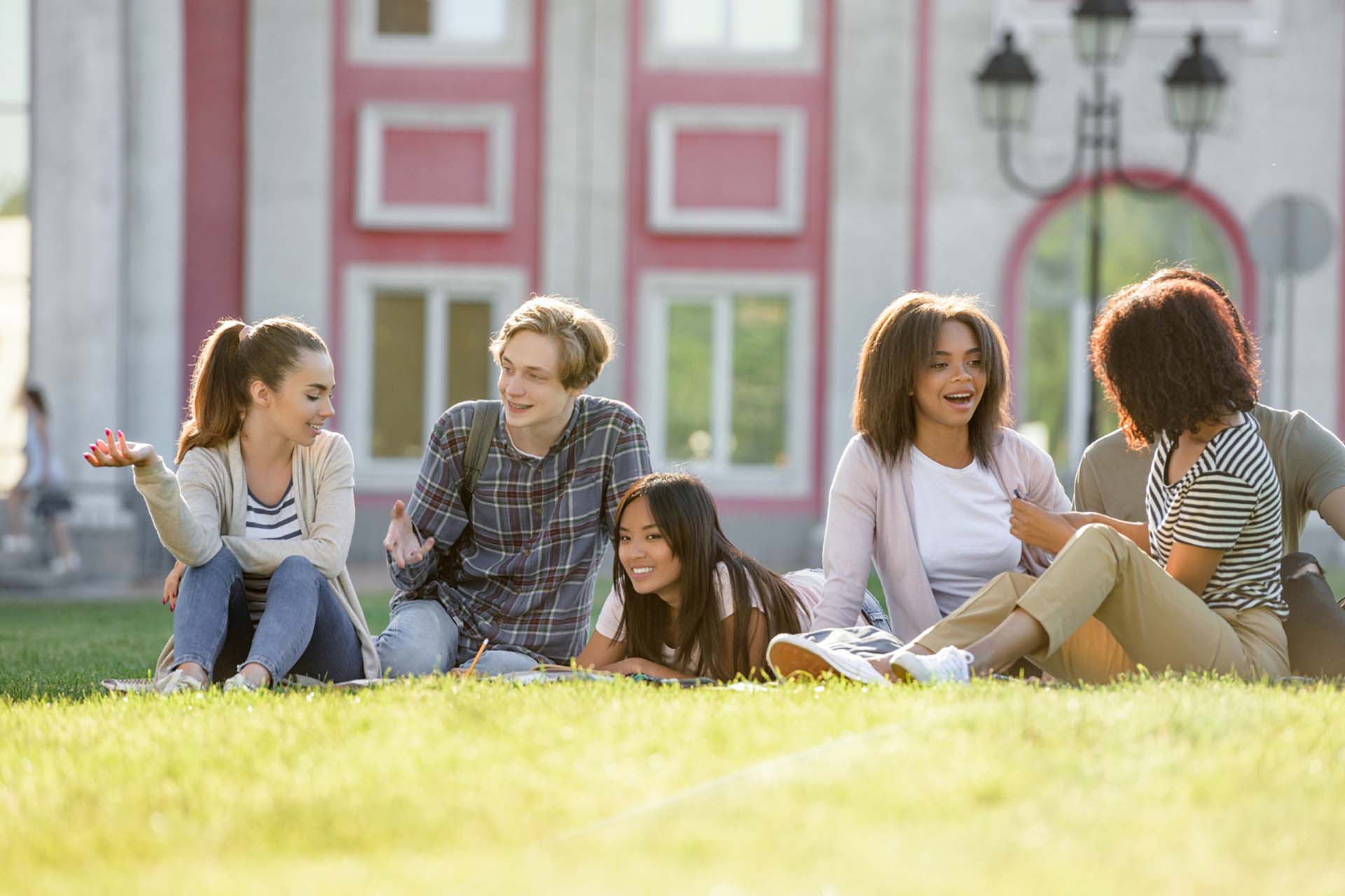 Research on Building Strong Social Connections to Support Teen Mental Health